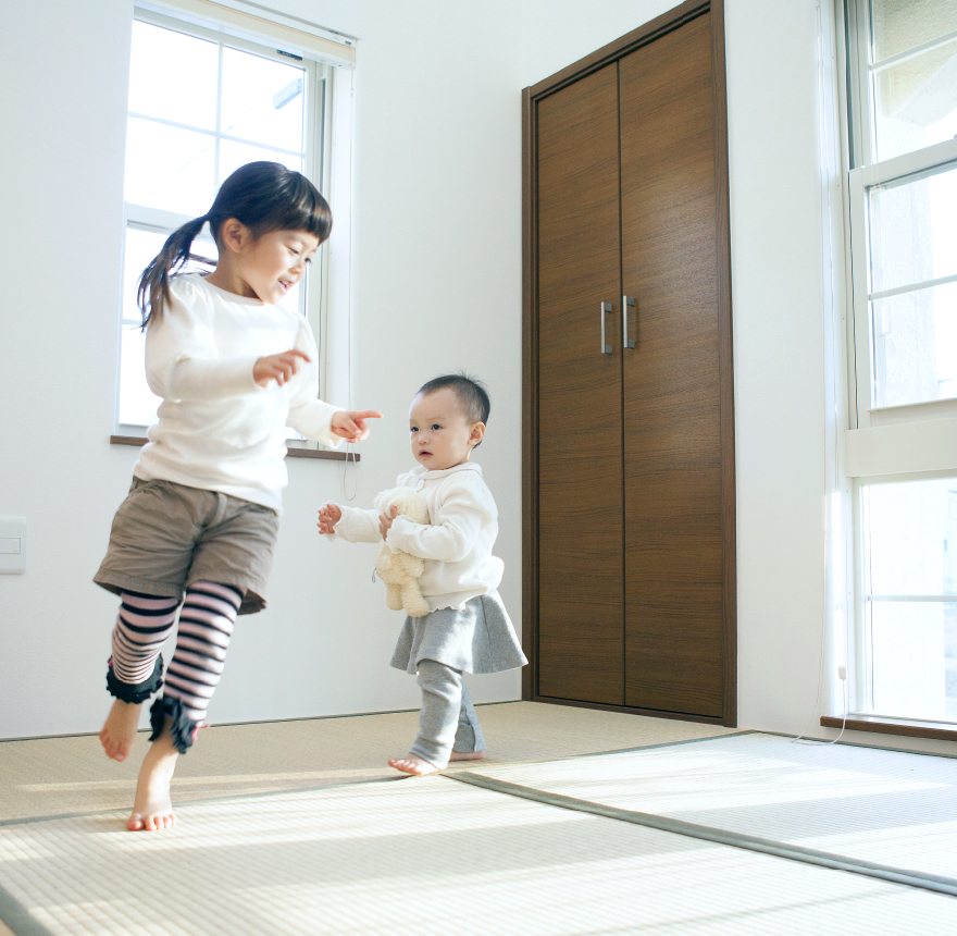 のびのび走り回る子どもたち