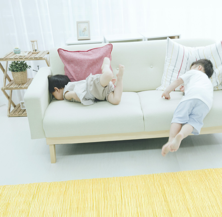 ASTEHOMEで遊ぶ兄弟