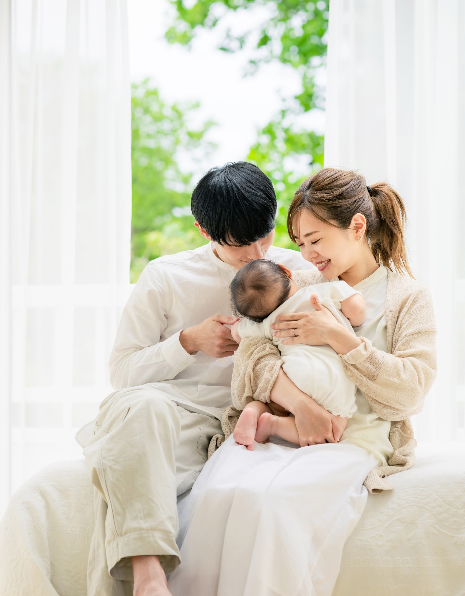 子供を可愛がる親子